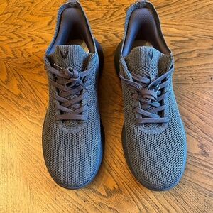 Vivaia unisex urban mesh tennis shoe